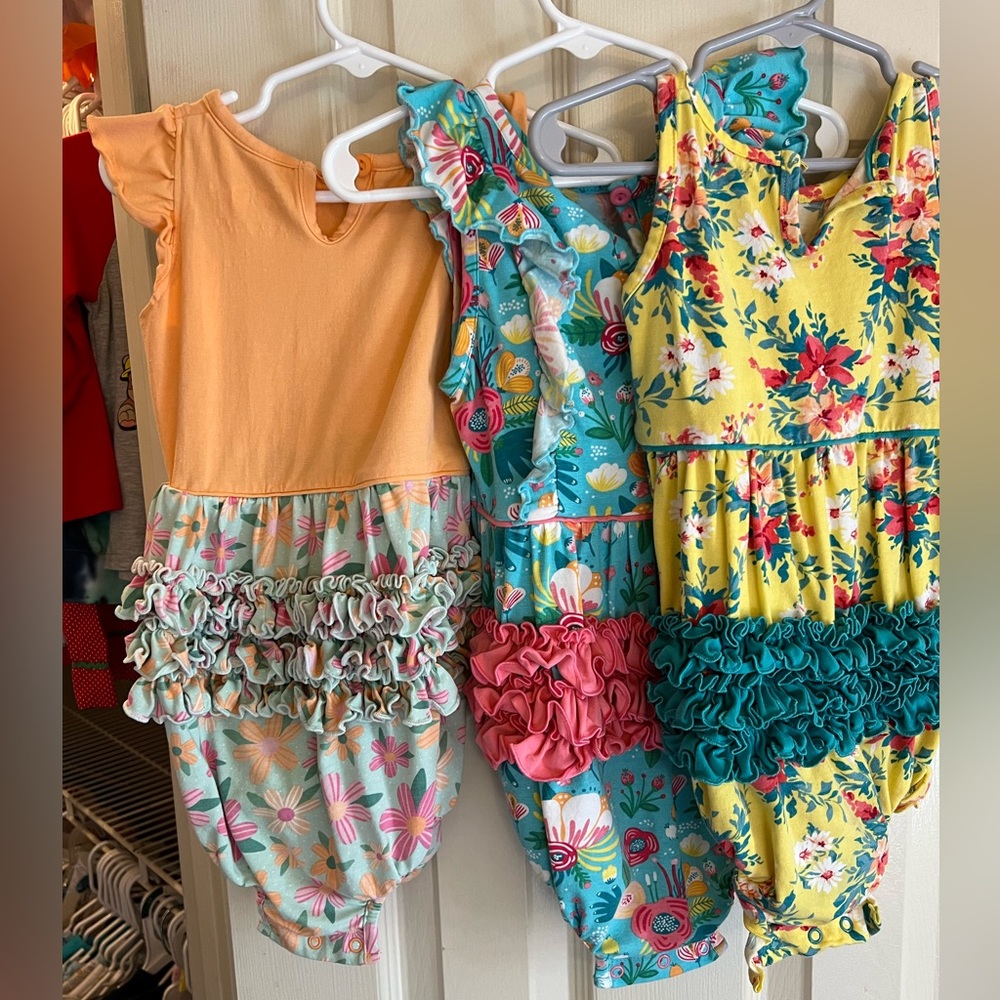 Set of 3 Ruffle Butt bubbles. 2T